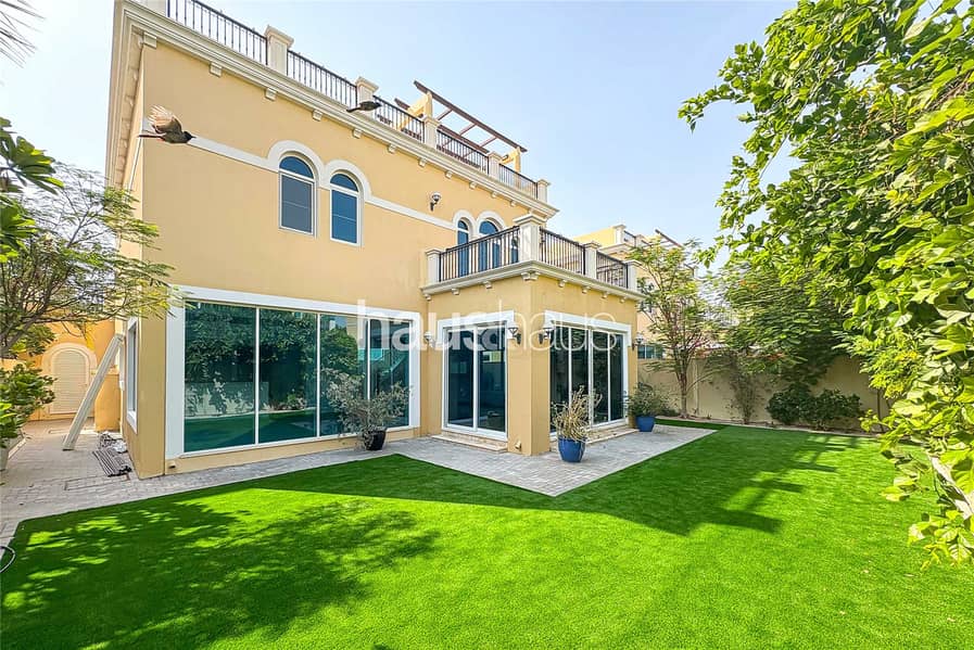 位于朱美拉公园社区，第9区 4 卧室的别墅 360000 AED - 12091968