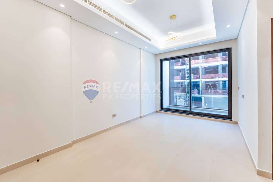 Vacant | Brand New | Modern Finishes| Low Floor