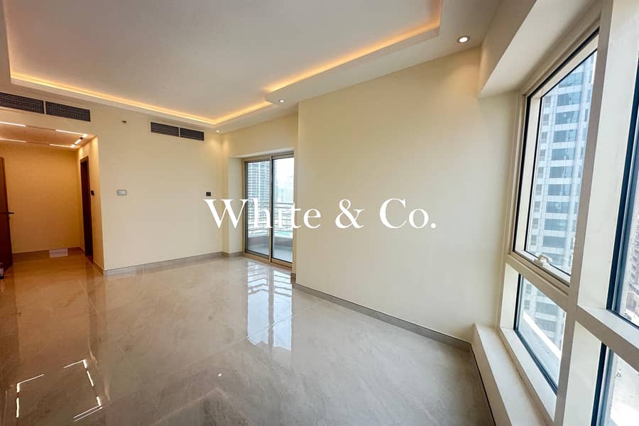 Fully Upgraded 3 Bed | Vacant | Lake View