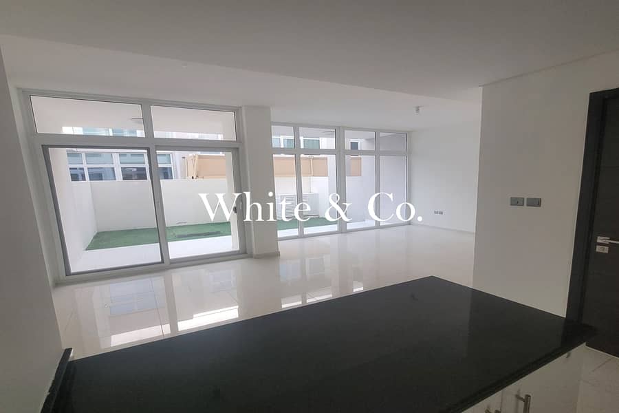 Ready to Move in | Townhouse | 4 Cheques