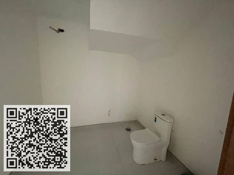 18 748d8a4d-b5a1-46eb-a393-0008ae60b384. jpg