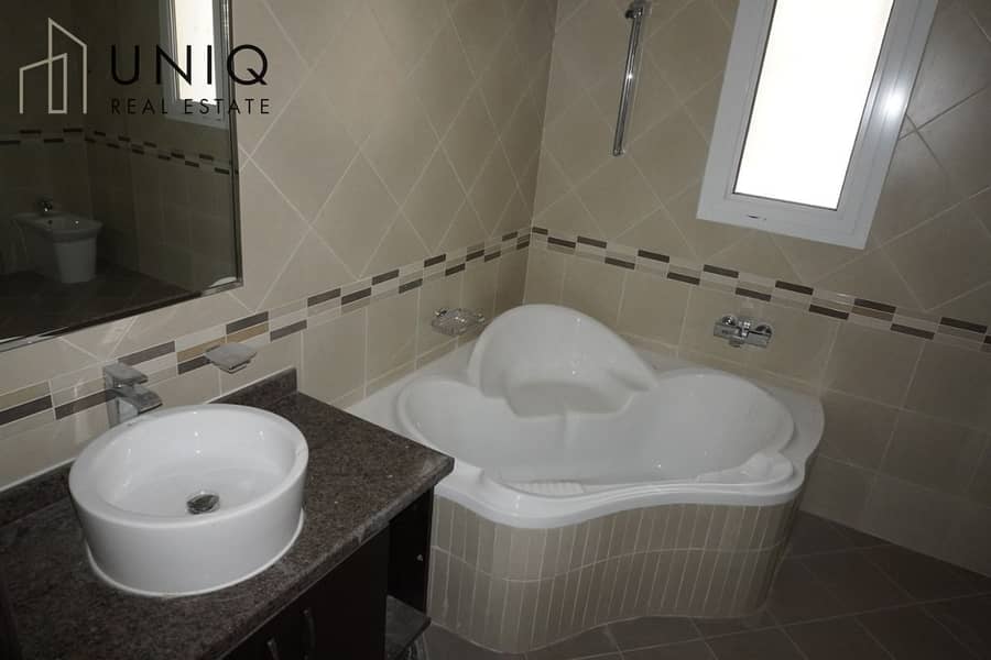 9 Bathroom 4. jpeg