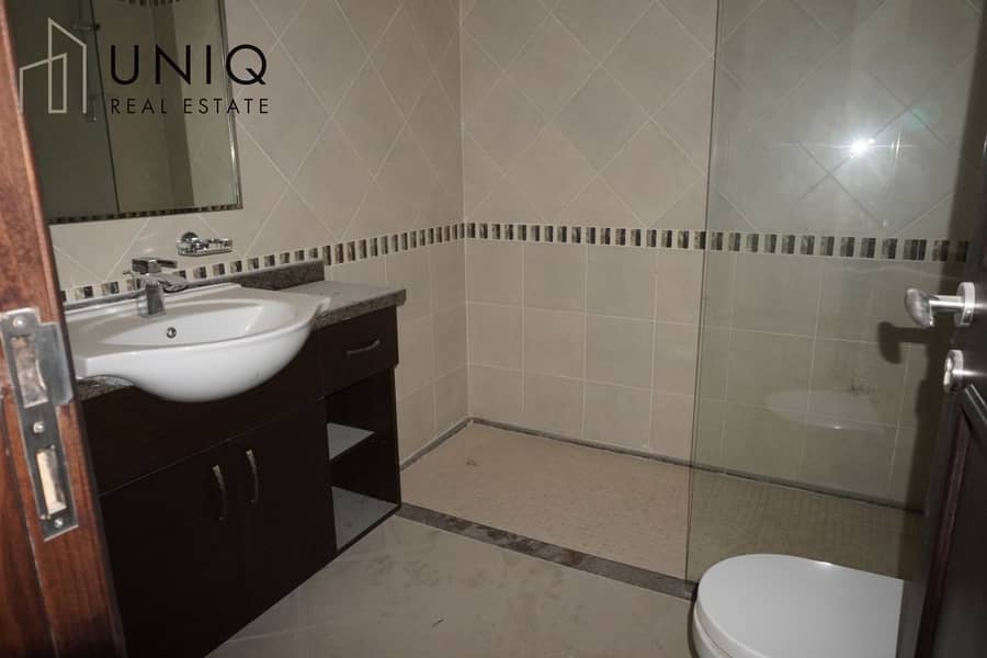 11 Bathroom 2. jpeg