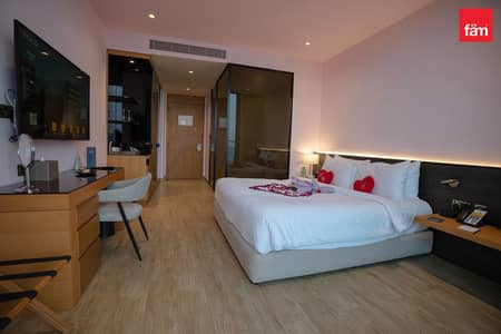 Hotel Apartment for Sale in The World Islands, Dubai - Guaranteed ROI | Handover Soon | Partial Sea View