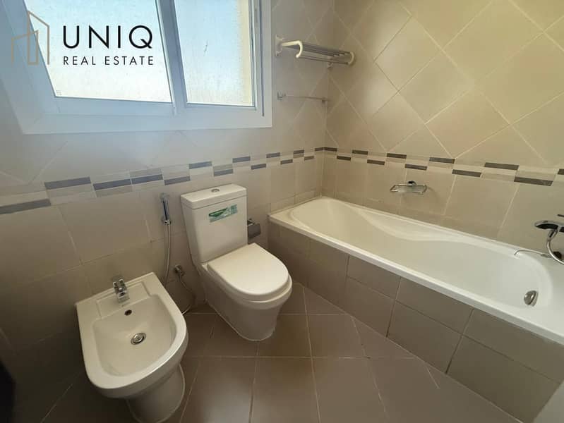 22 Bathroom 2. jpeg