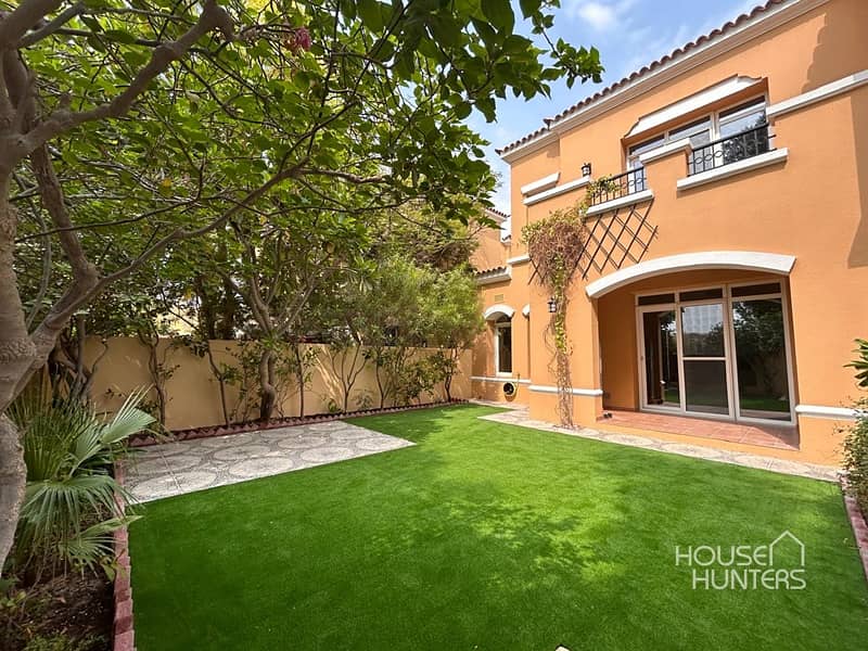 Charming Lakefront 2-Bedroom Villa | Vacant