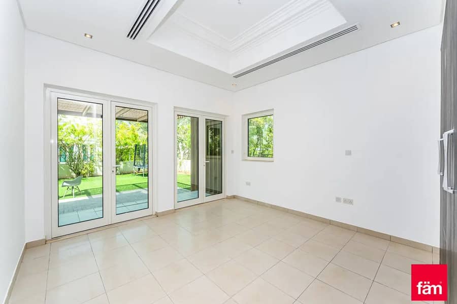 Ready to Move in | Large Plot - Quortaj villa