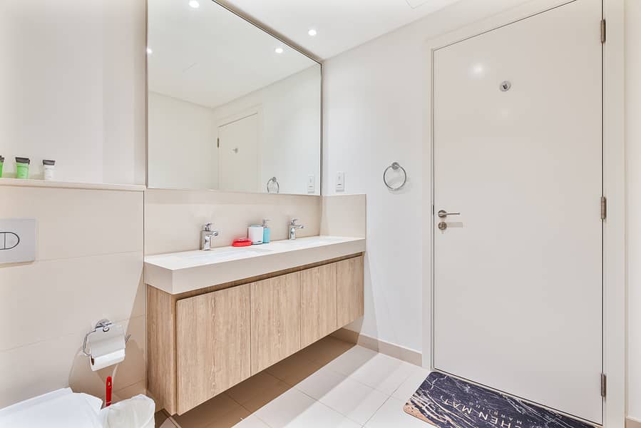 14 Full Bathroom 1 (1). jpeg