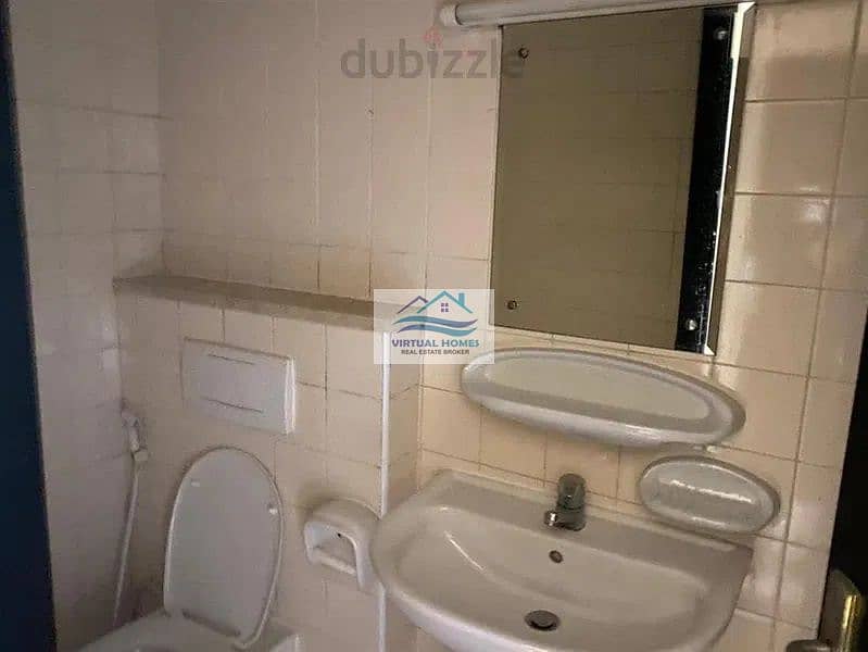 2 Universal apartment washroom. jpg