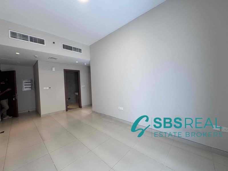 10 fac1124e-7fd4-489c-87eb-105635d9edf3. jpg