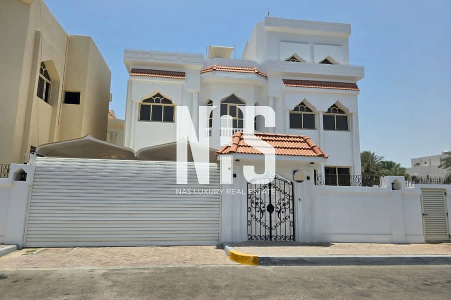 فیلا في شارع الخليج العربي،البطين 7 غرف 350000 درهم - 12102965