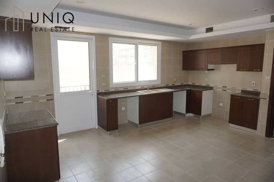 3 Kitchen 4. jpeg
