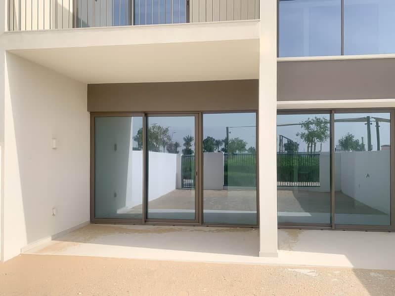 17 Brand_New___Park_View___3BR__Maids-5. jpg