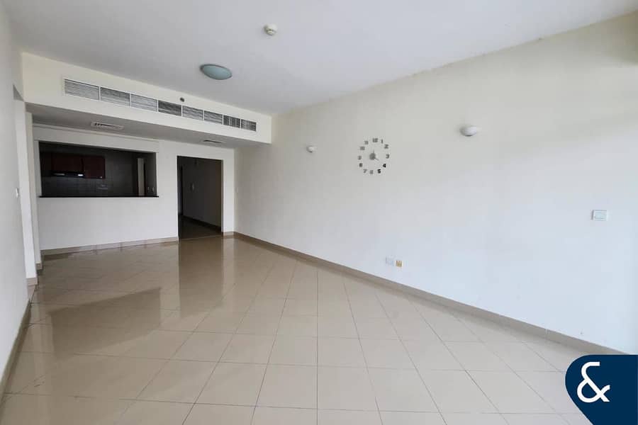 Spacious 1 bedroom | Upgraded | Vacant Soon Spacious 1 bedroom | Upgraded | Vacant Soon