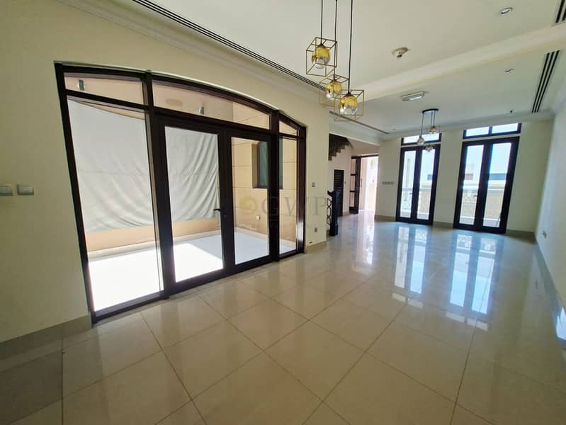 Private Courtyard | Park Facing | Sunny and Bright | Le Grand