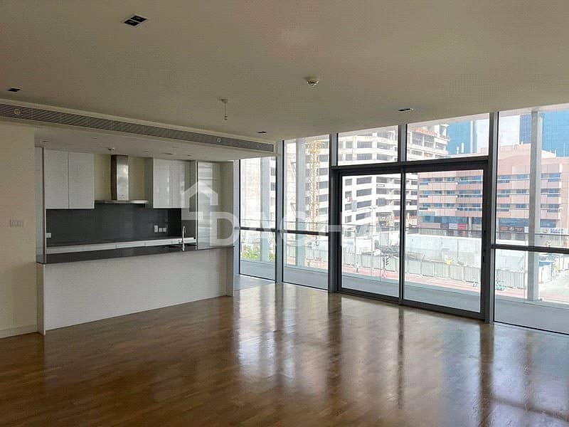 Corner Unit | Vacant | Fully furnished