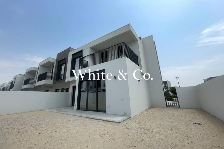 Brand New | 4 plus Maid | Family Area Brand New | 4 plus Maid | Family Area