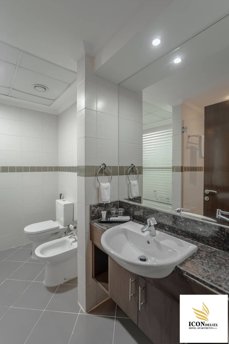 6 BATHROOM2. jpg