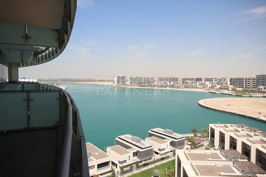 Full Sea Views | Spacious | Beach Access Full Sea Views | Spacious | Beach Access