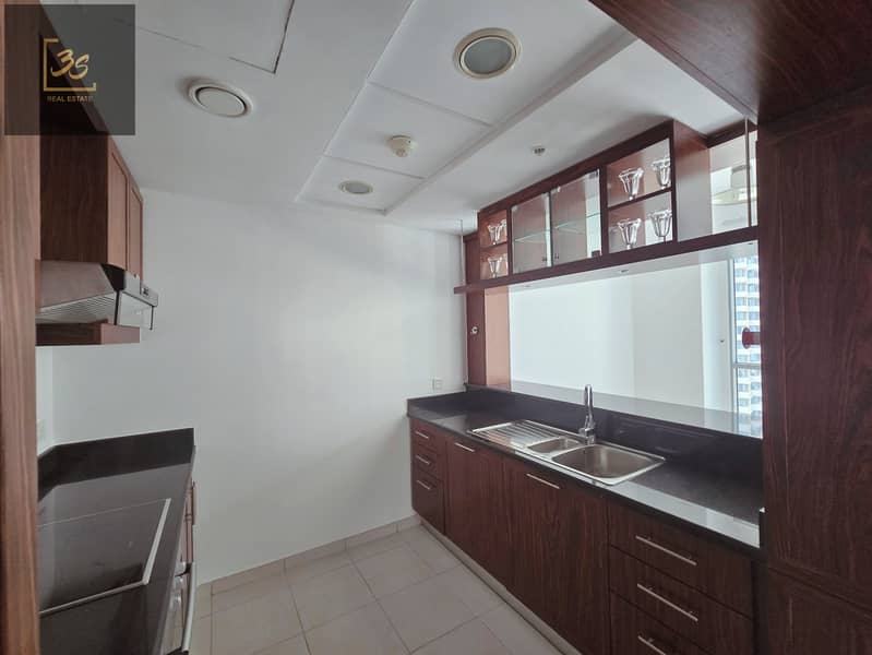 12 f1735b92-4cbd-4ebe-b838-e94b1d9d2122. jpg