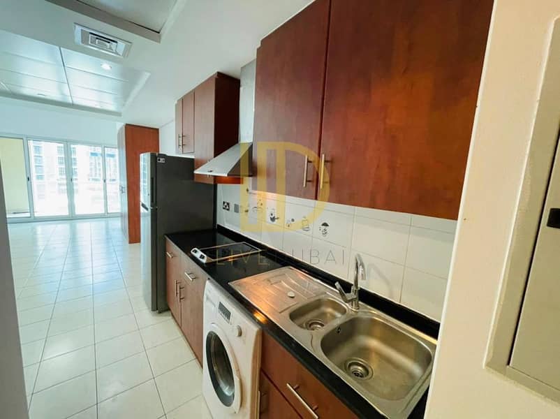 Unfurnished | Lake View | Close to Metro | Ready to Move Unfurnished | Lake View | Close to Metro | Ready to Move