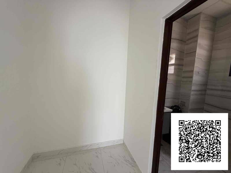 10 2da53e8d-85cf-456a-8a52-c5f77decbbee. jpg