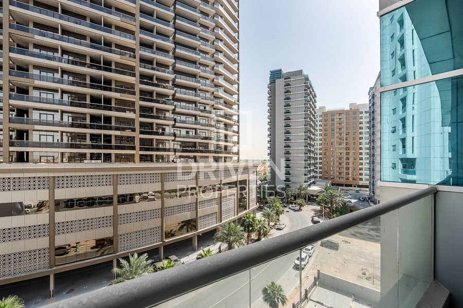 Well Kept and Bright Unit | Ready to Move In Well Kept and Bright Unit | Ready to Move In