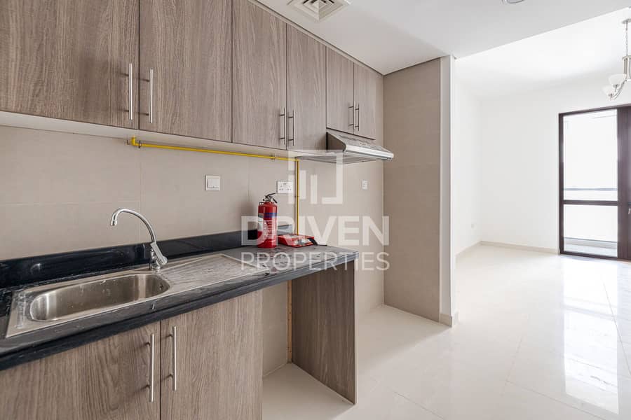 Well Maintained Unit with Multiple Options