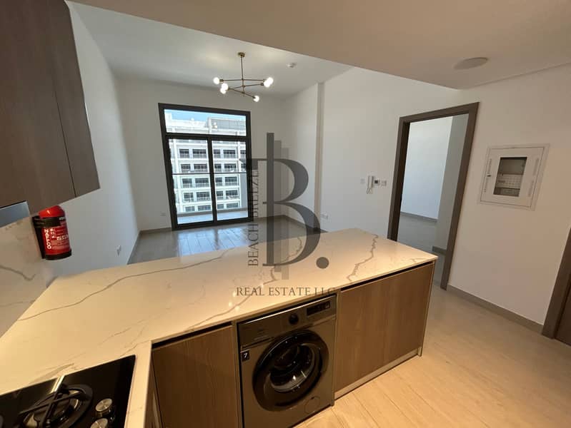 6 kitchen 2. jpg