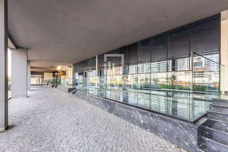 Shop for Rent in Business Bay, Dubai - Glass-Front Retail | Busy Walkway | 30 Day Grace