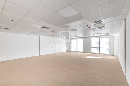 Office for Rent in Business Bay, Dubai - Open Layout | High Rise Floor Office | Vacant