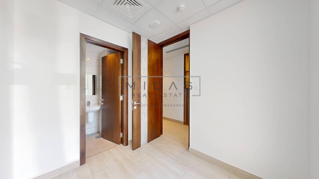 8 MIDAS-REAL-ESTATE-Royal-Park-South--07022025_092014. jpg
