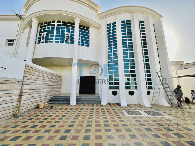 Вилла в Аль Маракхания, 4 cпальни, 90000 AED - 12109021