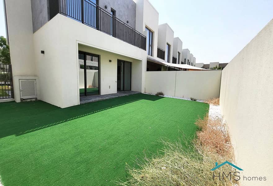 4 bed|Corner unit|Fully Landscaped|Available now