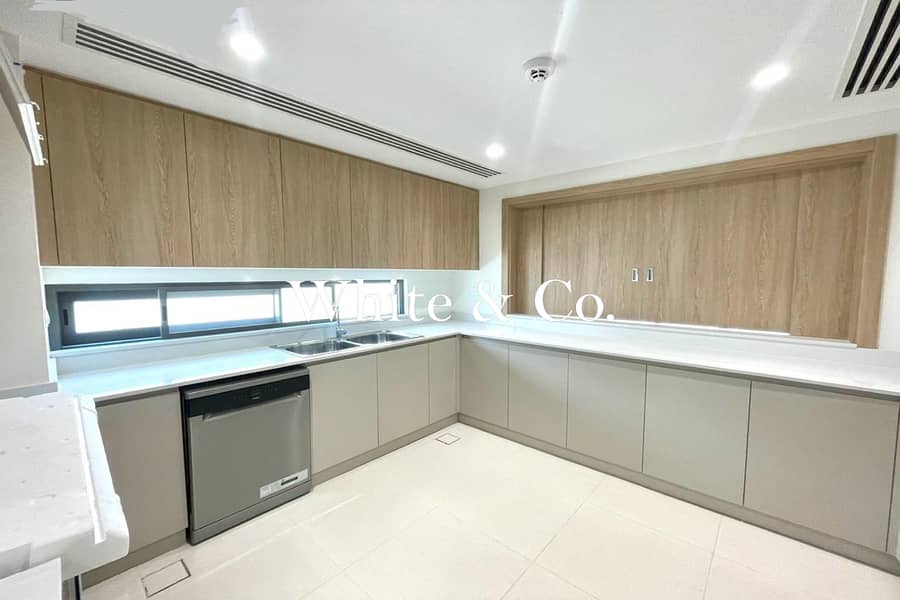 Large Plot | Kitchen Appliances | Vacant