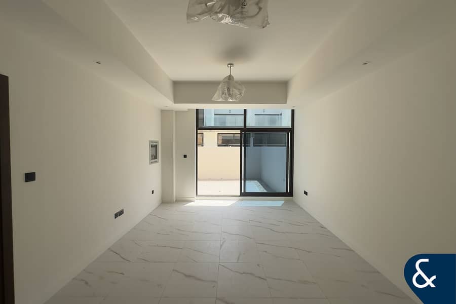 4 BEDROOM | ELIE SAAB BRANDED | MID UNIT