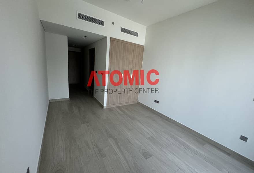 2 f296fcc5-ce6a-462d-82ee-9e94730867df. jpg