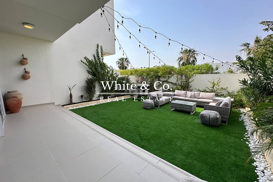Fully upgraded | Single Row | Fully Furnished