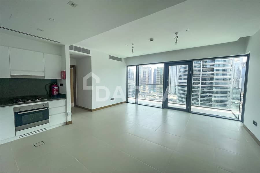 Largest 1 Bed | Skyline View | Prime Location