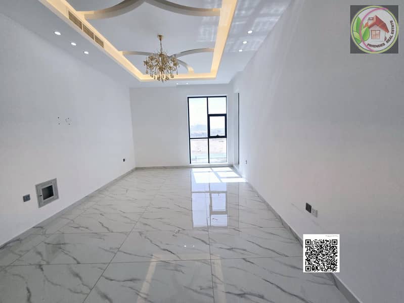 12 dde82594-cede-411d-9865-811ce7ffca92. jpg