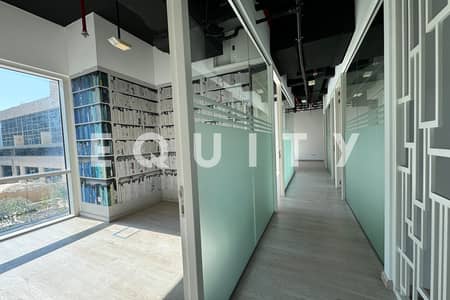 Office for Rent in Business Bay, Dubai - Clean Unit | Floor-To-Ceiling Window | Corner