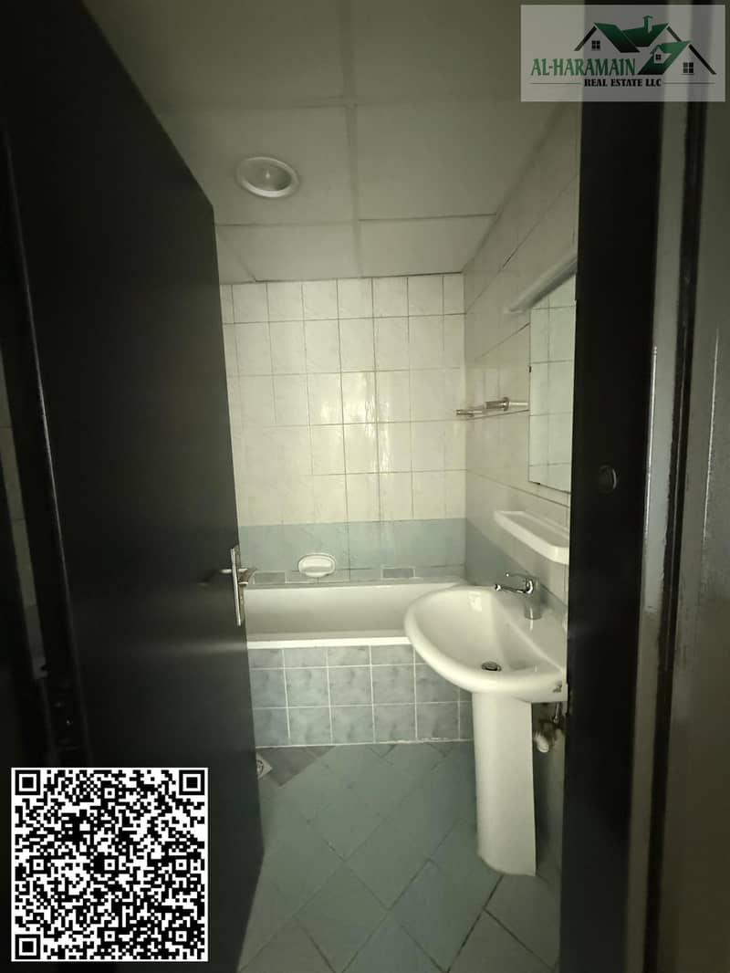 13 e0ca72ed-24d8-4650-8d8e-8b015bc667fc. jpg