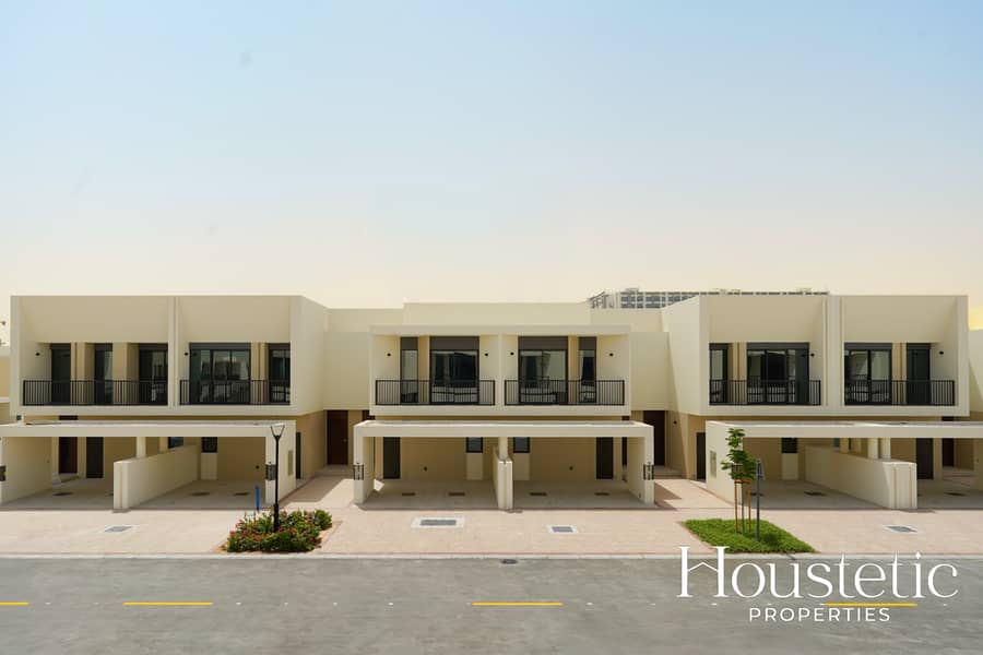 Single Row | Close to Amenities | Quiet Location
