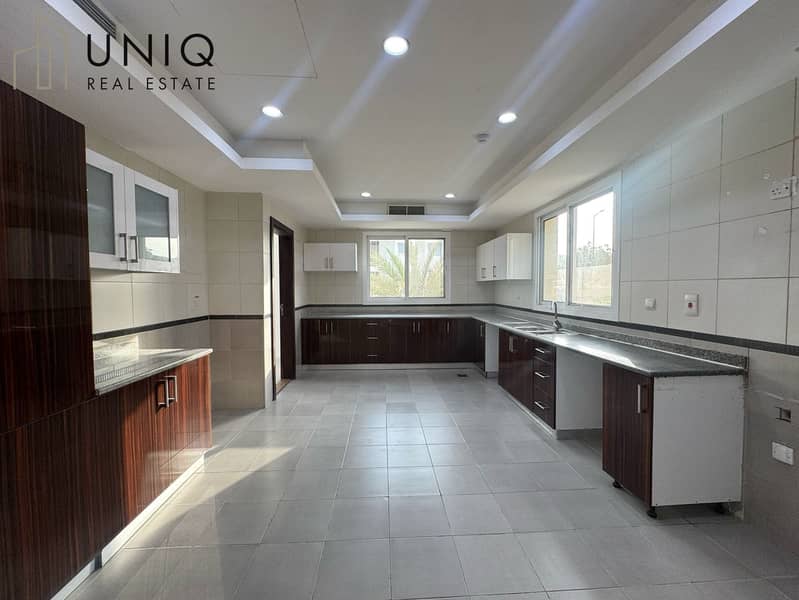 15 Kitchen 1. jpeg