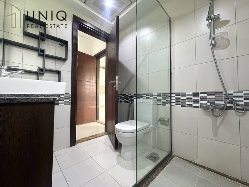 33 Bathroom 4. jpeg