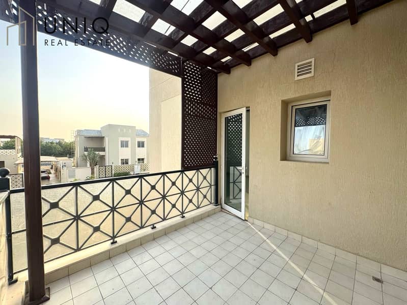 38 Balcony 5. jpeg