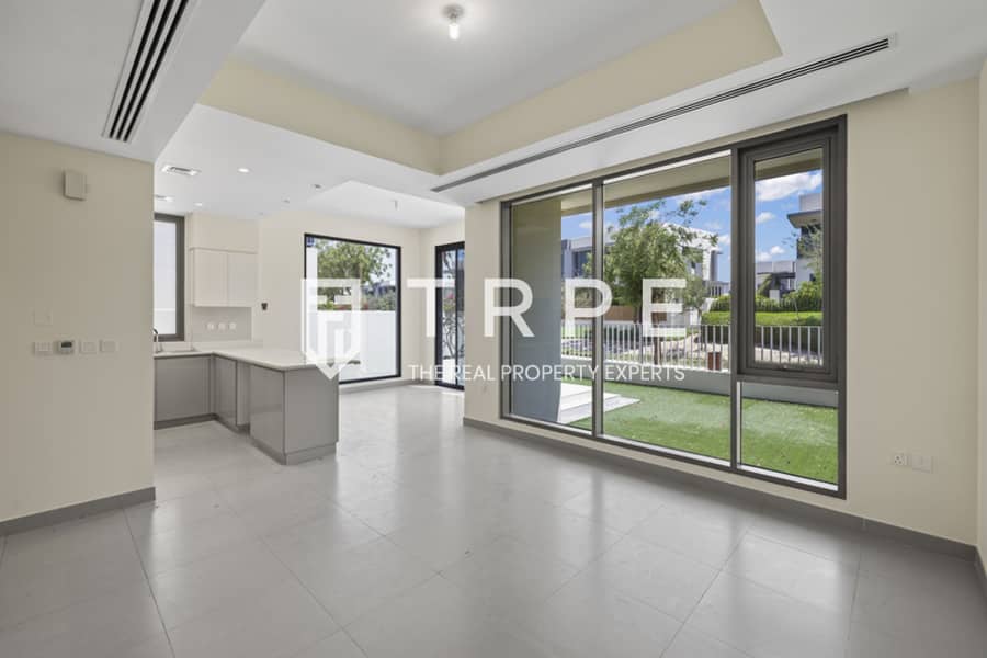 Landscaped | Spacious Townhouse | Vacant Landscaped | Spacious Townhouse | Vacant