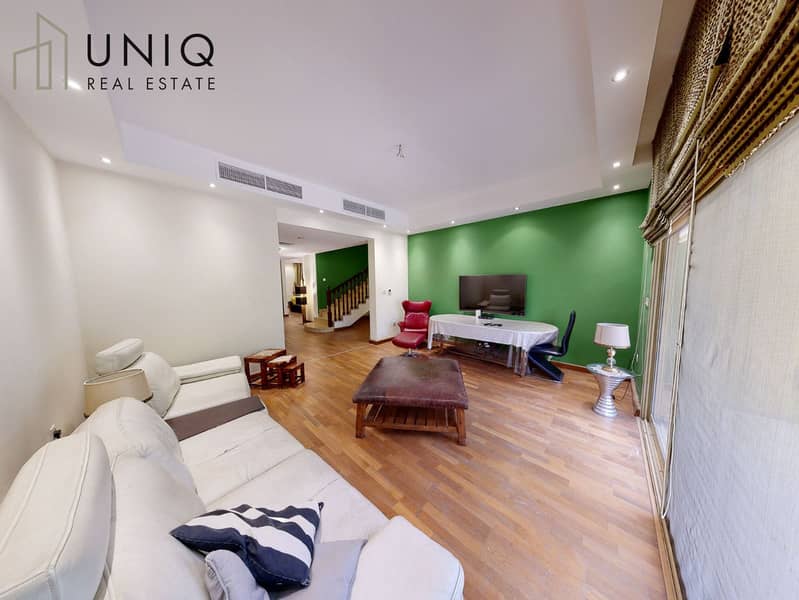 12 Living Area 2. jpeg