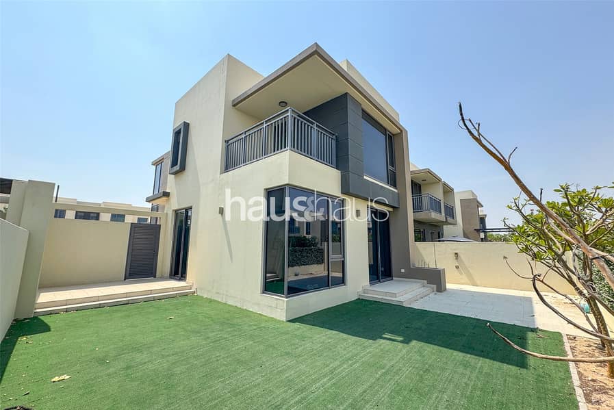 位于迪拜山庄，枫叶社区，枫叶1号公寓 4 卧室的别墅 300000 AED - 12116679