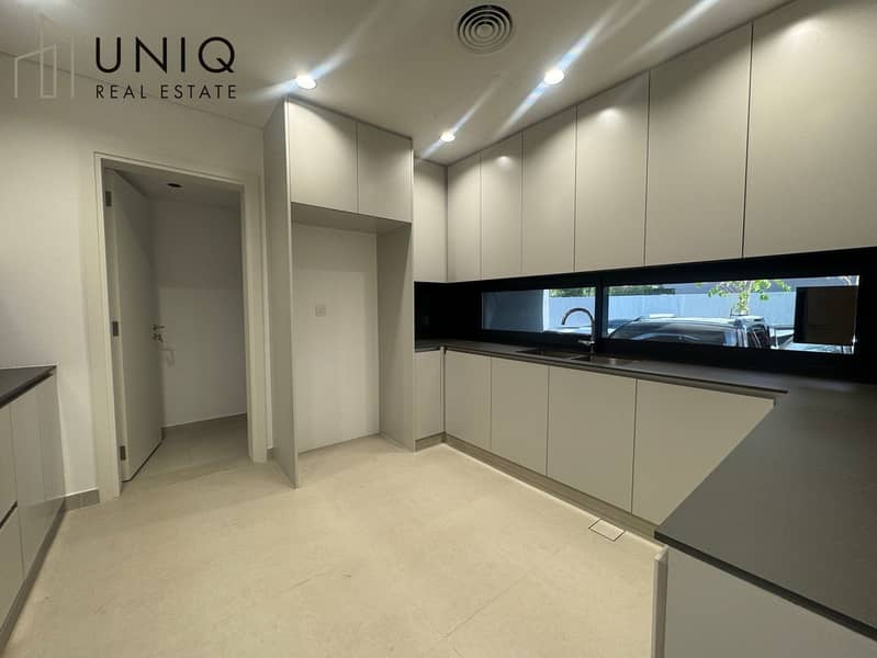 4 Kitchen 2 . jpg
